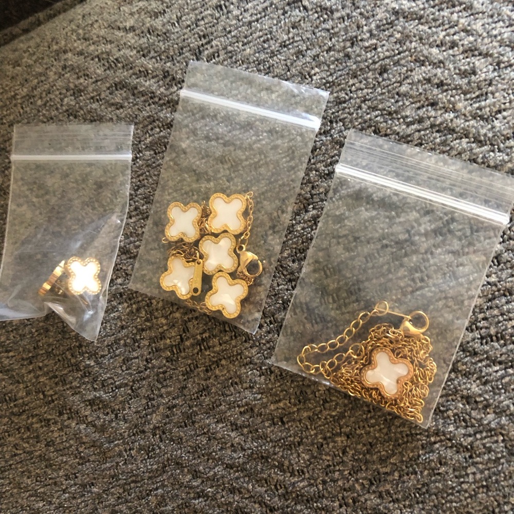 Gold and White Clover Jewelry Set